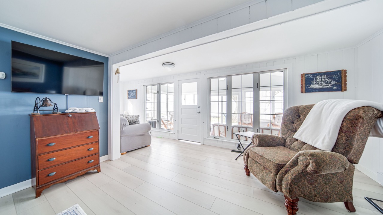 Photo of Livingroom in Jamestown West