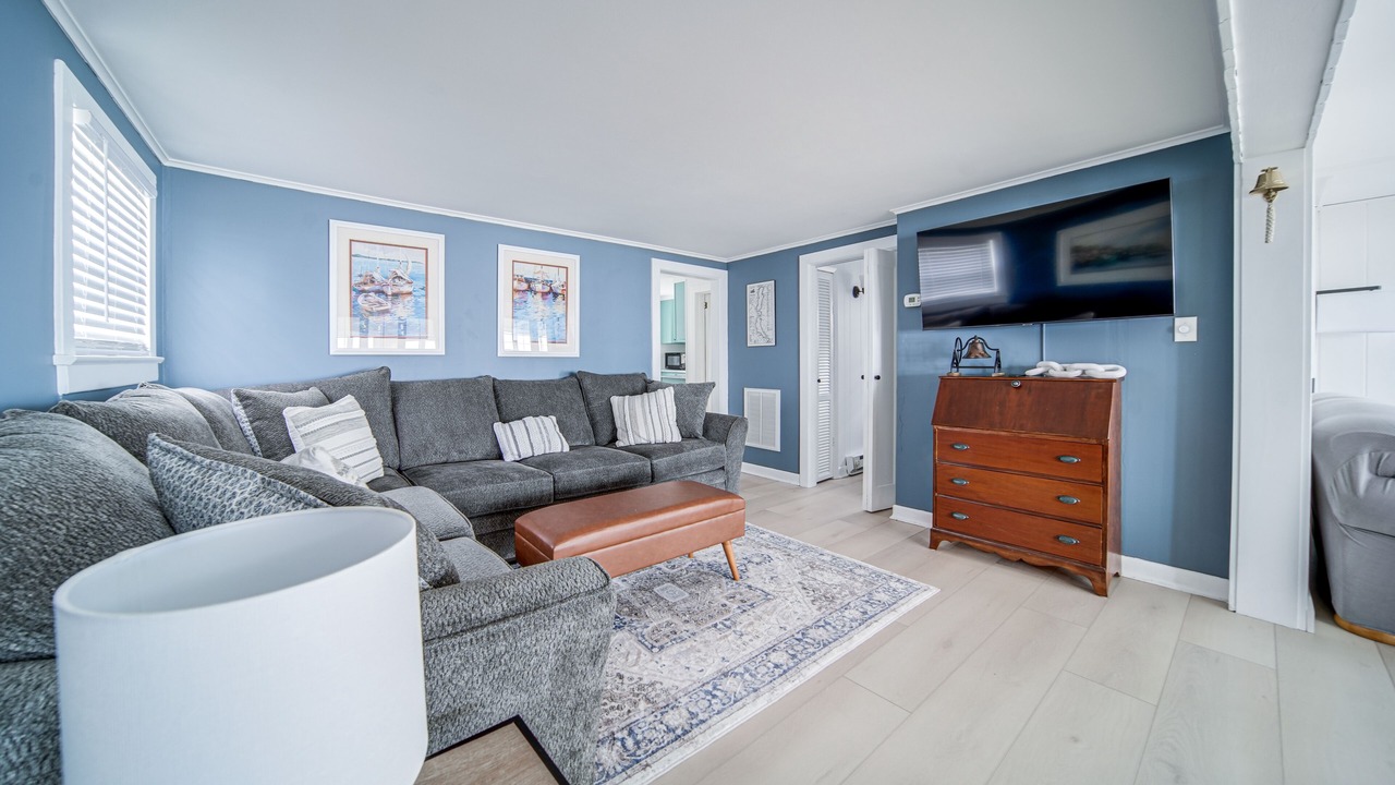 Photo of Livingroom in Jamestown West