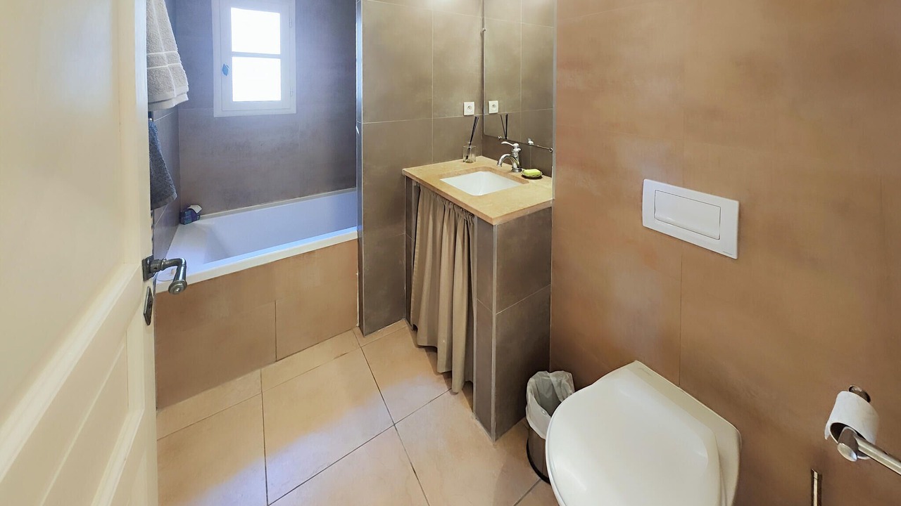 Photo of Bathroom in Saint-Laurent-de-la-Cabrerisse