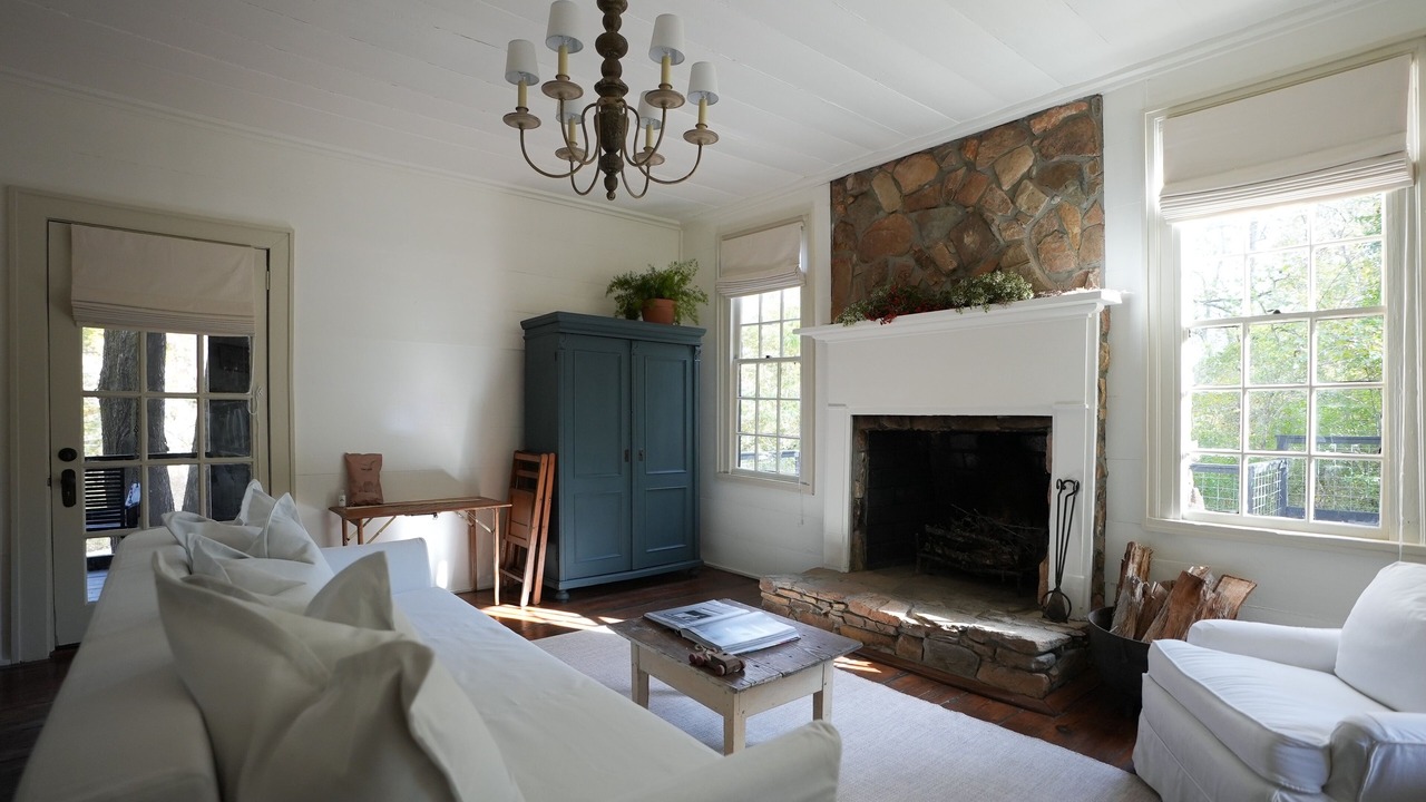 Photo of Livingroom in Lee County