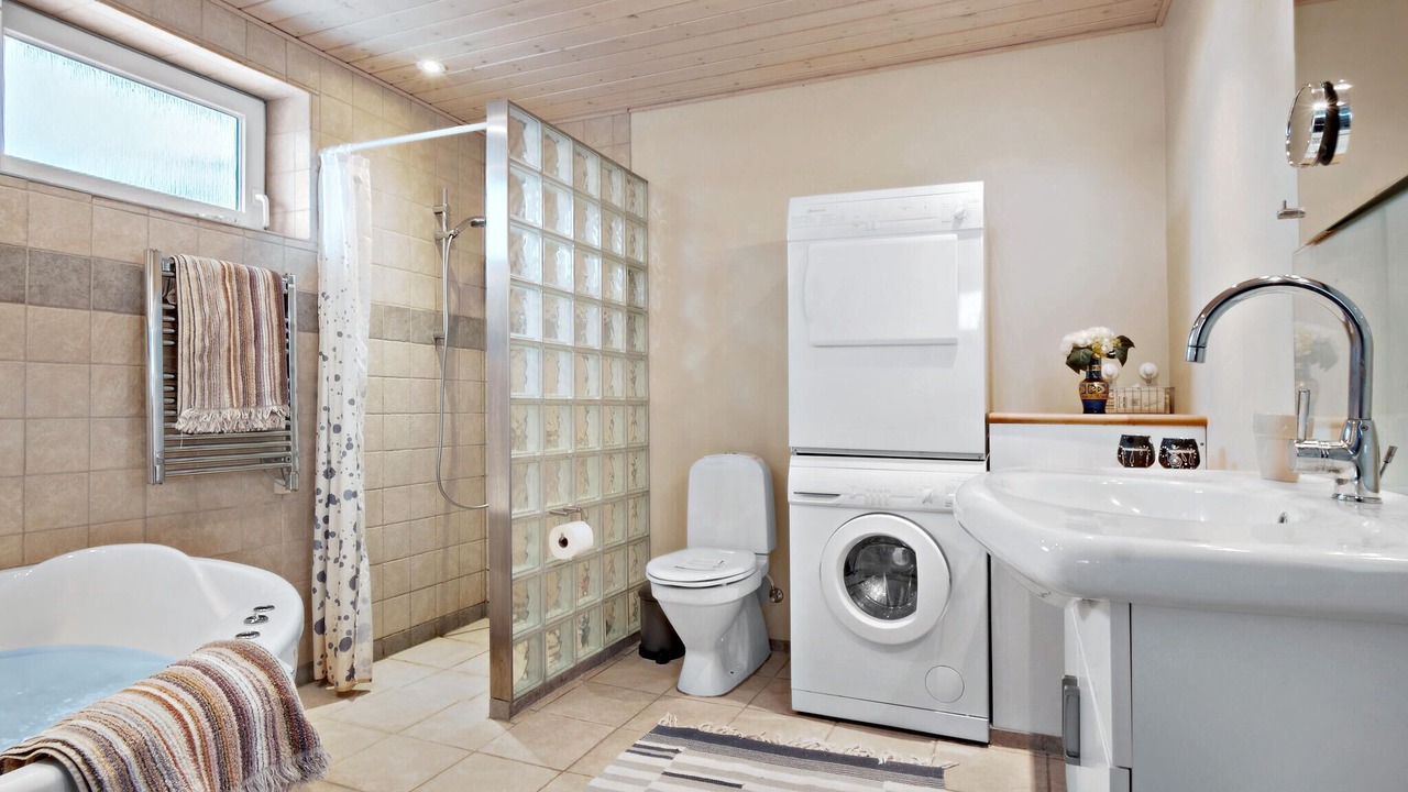 Photo of Bathroom in Næs