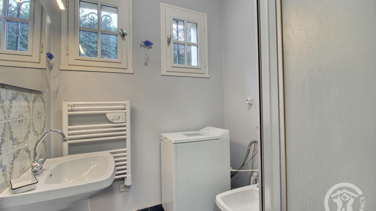 Photo of Bathroom in Lancieux