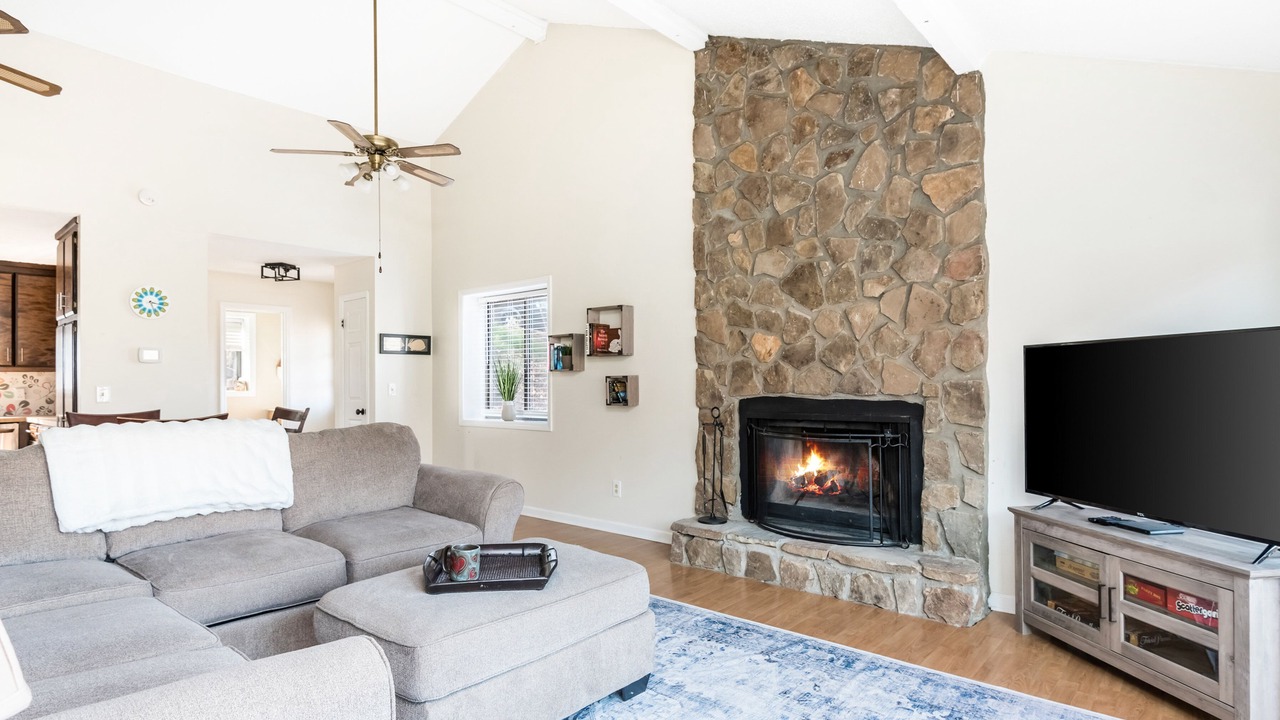 Photo of Livingroom in Jasper