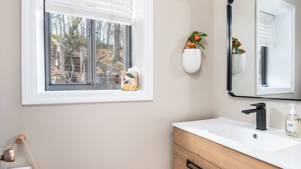 Photo of Bathroom in Jasper