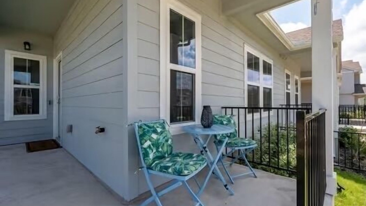 Photo of Patio Balcony in Manor