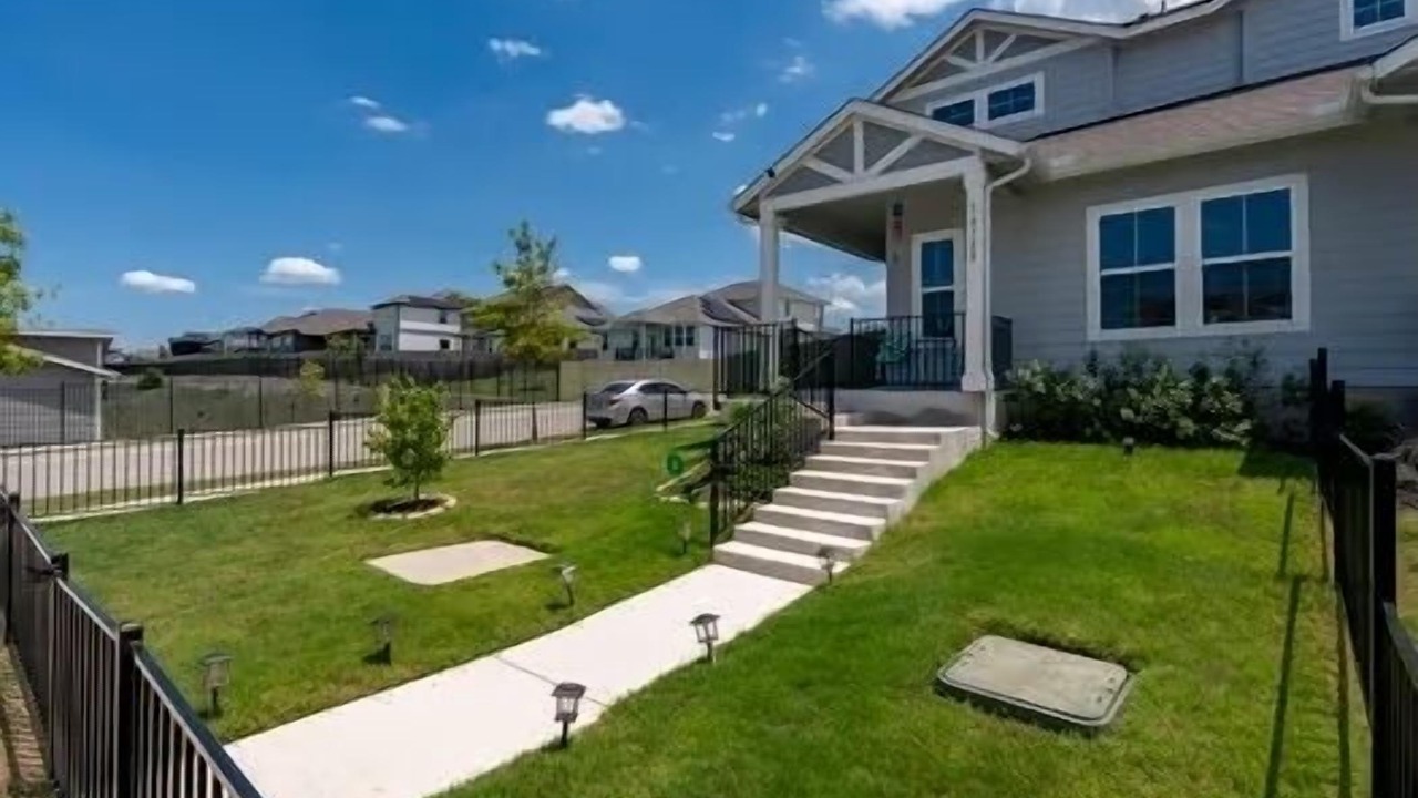 Photo of Outdoor in Manor