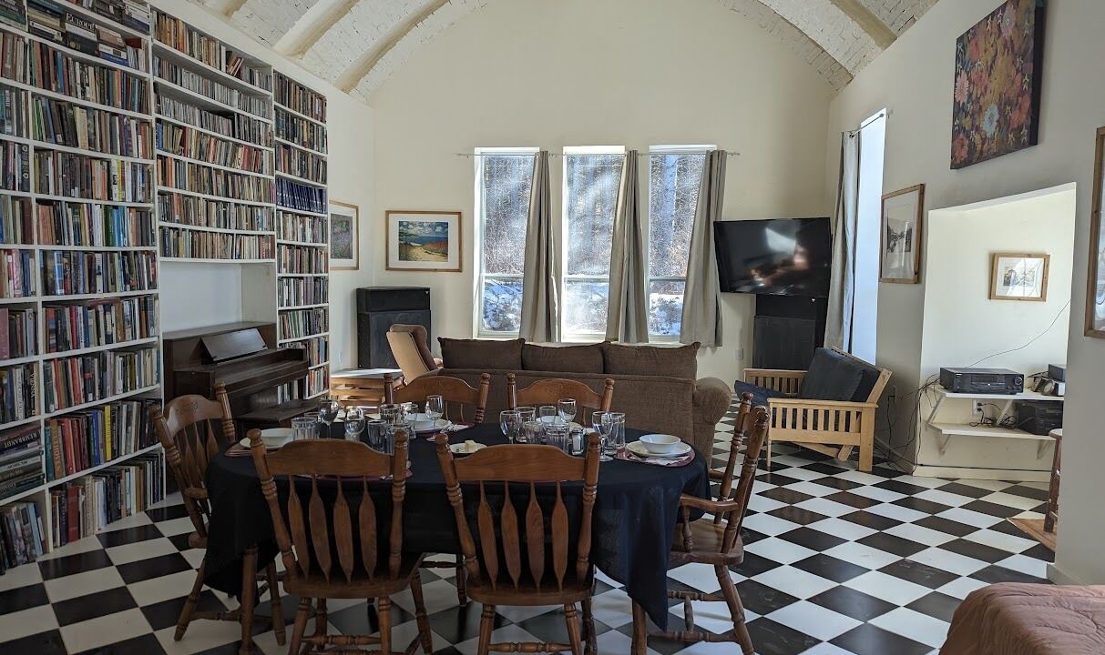 Photo of Livingroom in Alfred Station