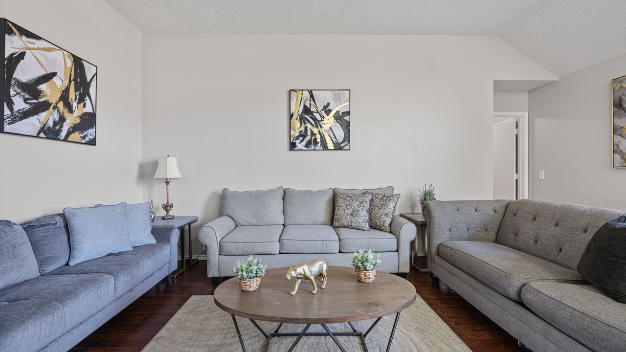 Photo of Livingroom in Allen