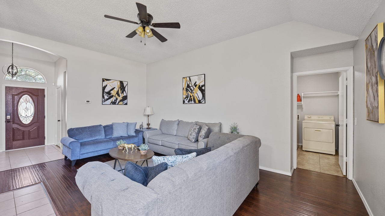 Photo of Livingroom in Allen
