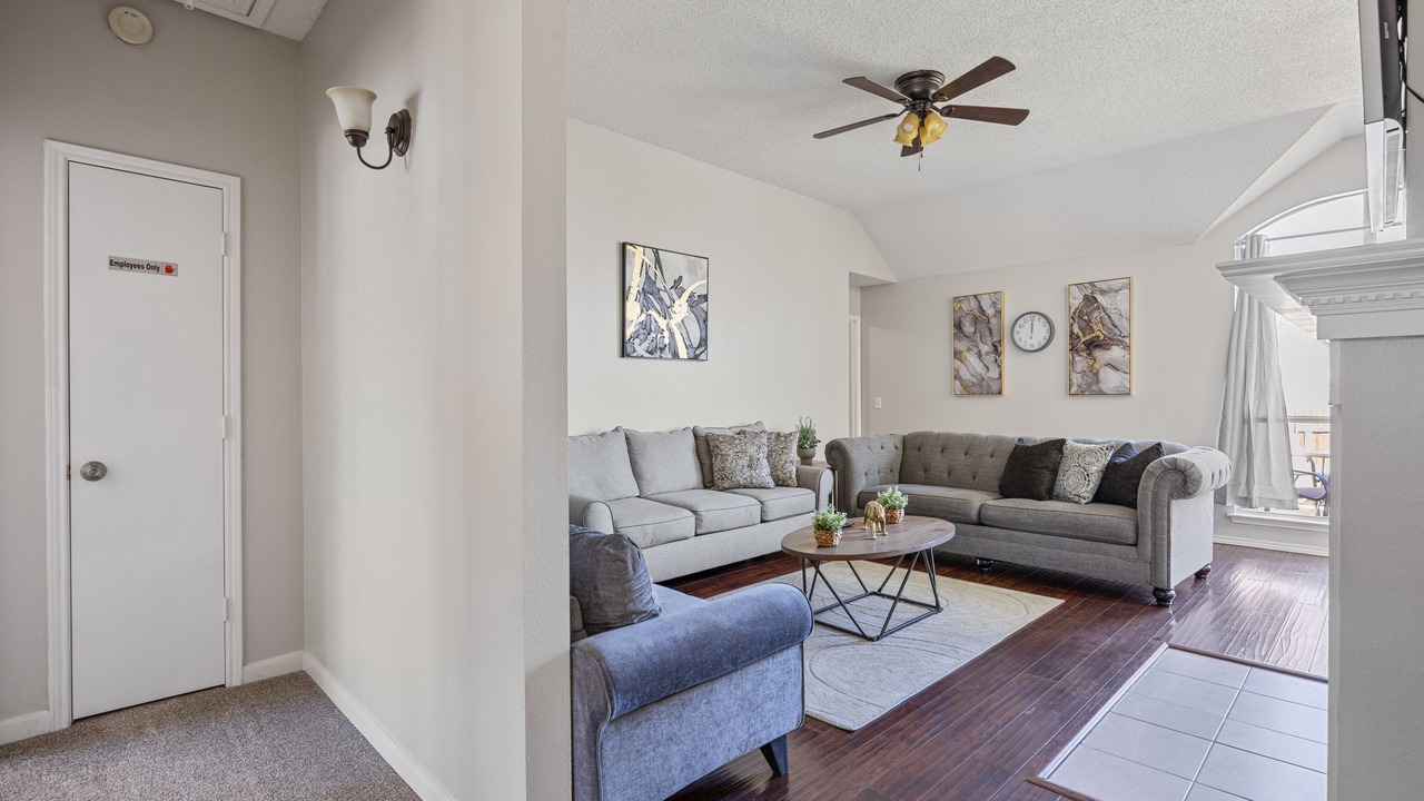 Photo of Livingroom in Allen