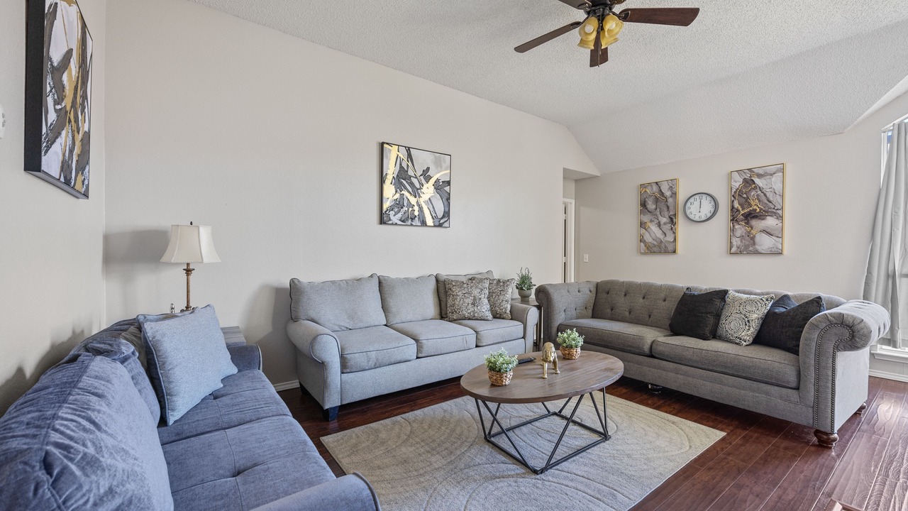 Photo of Livingroom in Allen
