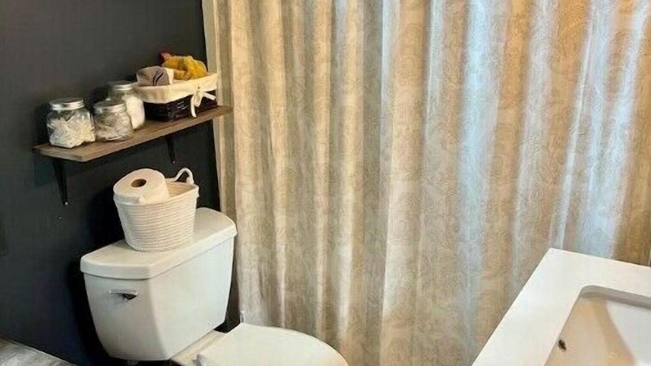Photo of Bathroom in Gregory