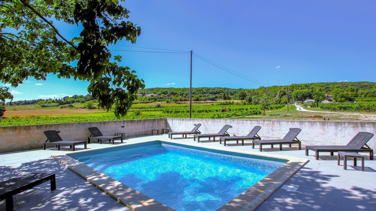 Photo of Outdoor in La Garde-Adhemar