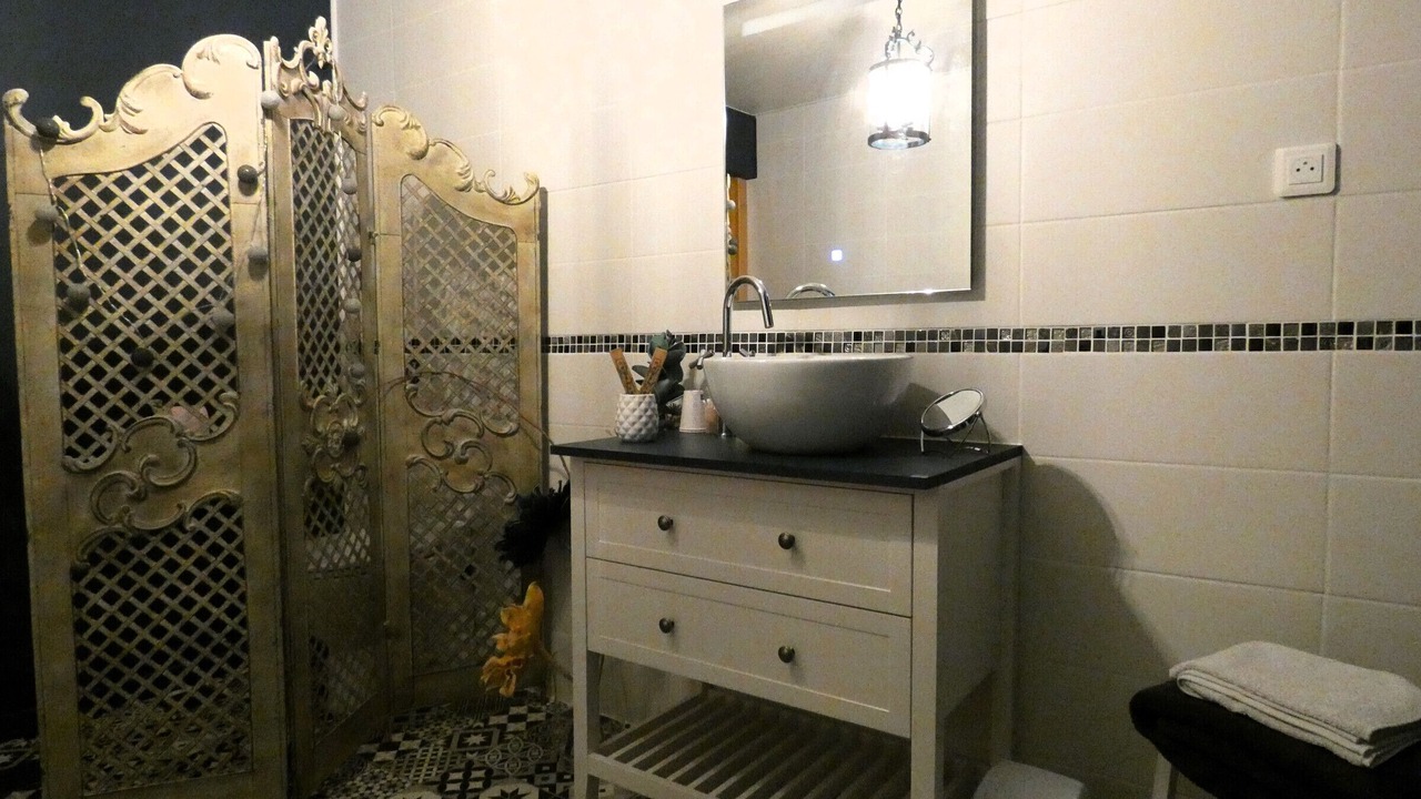Photo of Bathroom in Janville