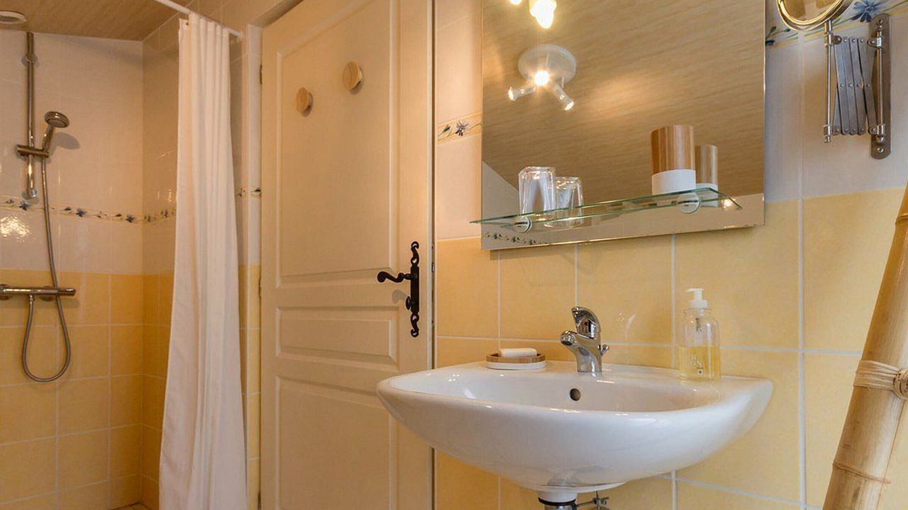 Photo of Bathroom in Saint-Omer-de-Blain