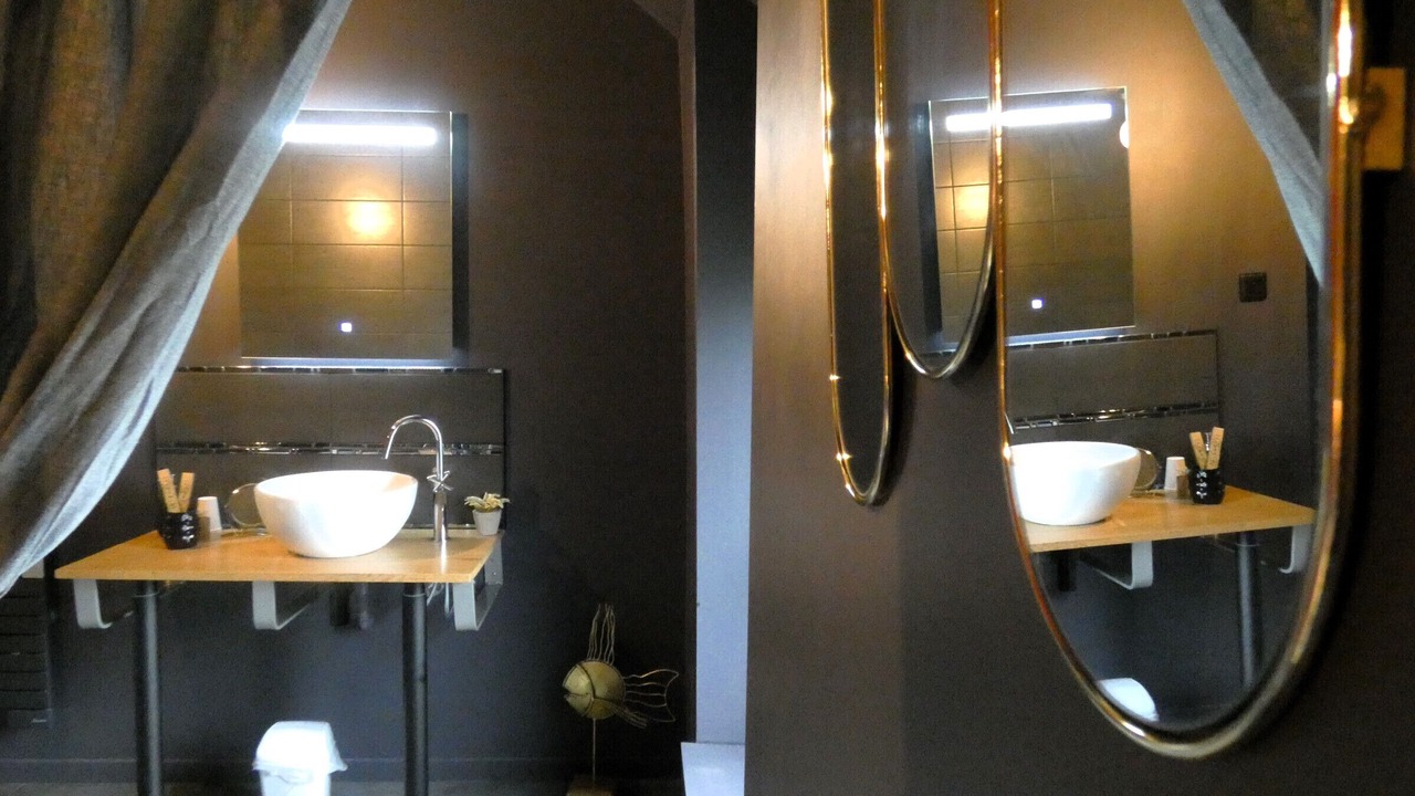 Photo of Bathroom in Janville