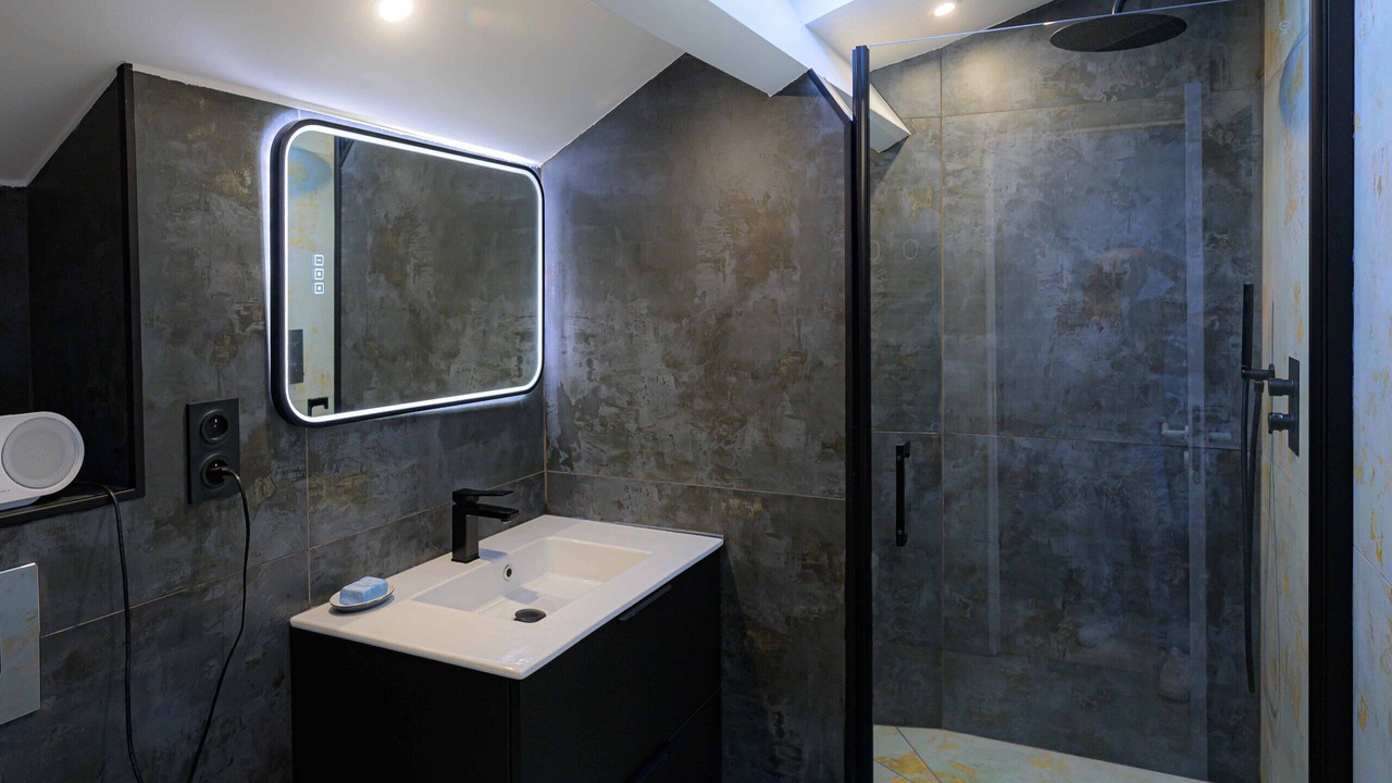 Photo of Bathroom in Clamart