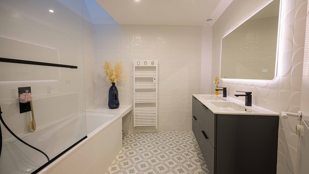 Photo of Bathroom in Clamart
