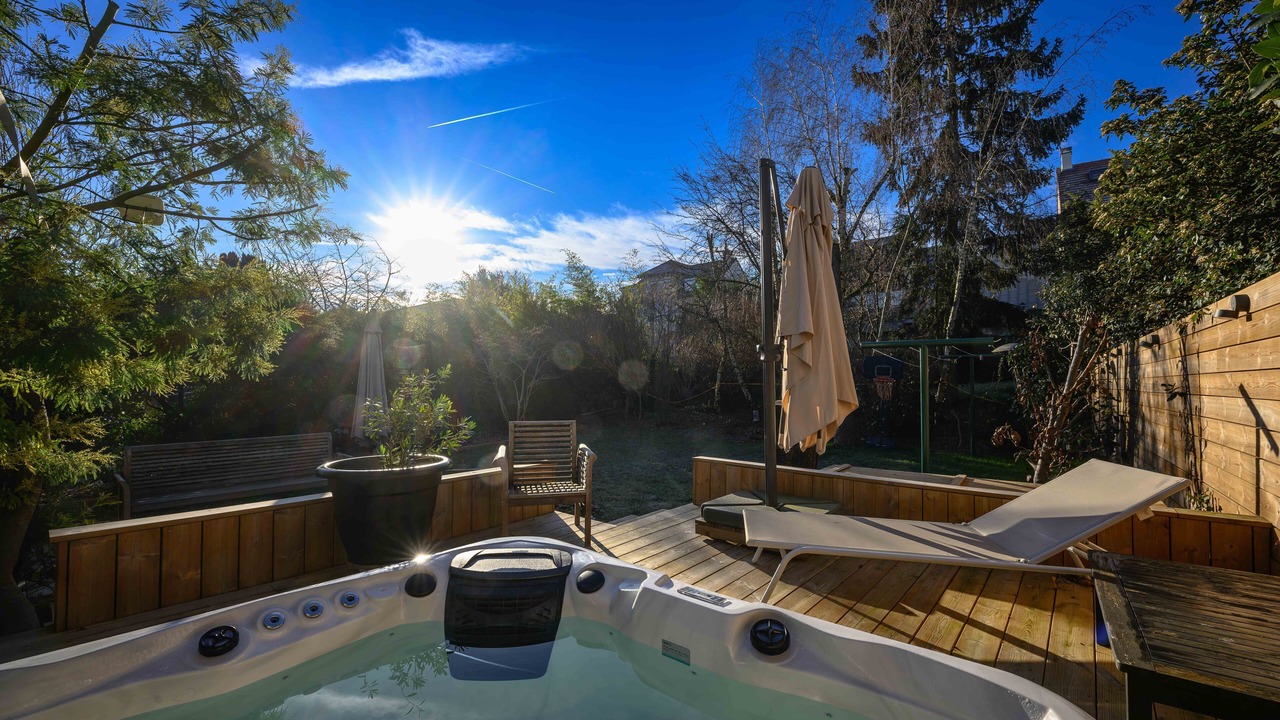 Photo of Outdoor in Clamart