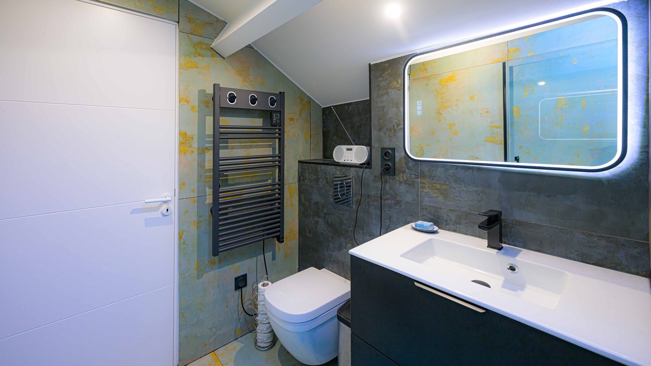 Photo of Bathroom in Clamart