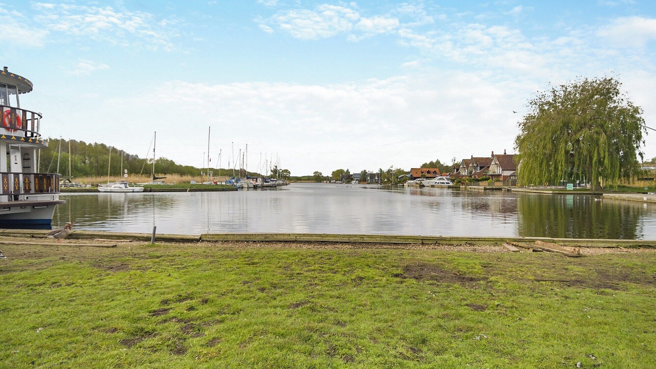 Photo of Others in Horning