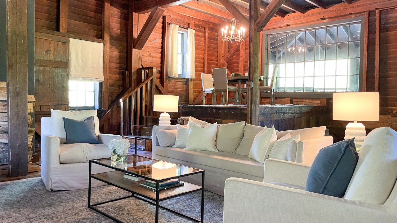 Photo of Livingroom in Lee County