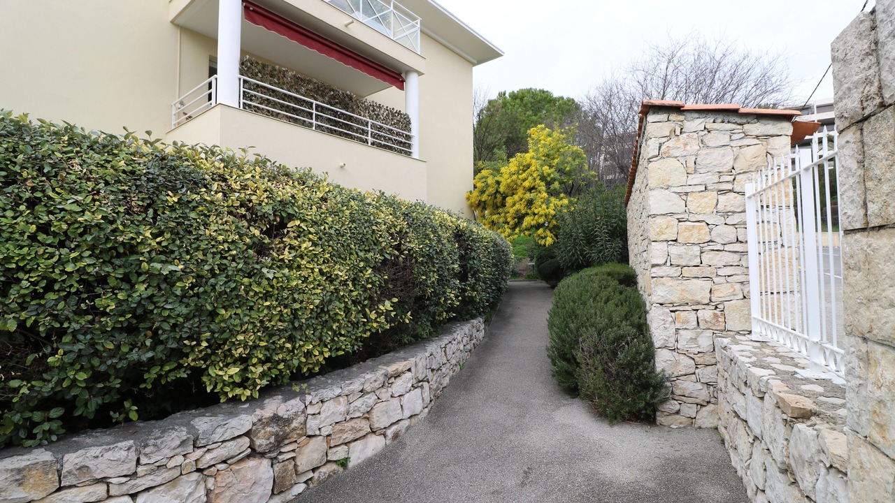 Photo of Outdoor in Saint Pierre de Feric