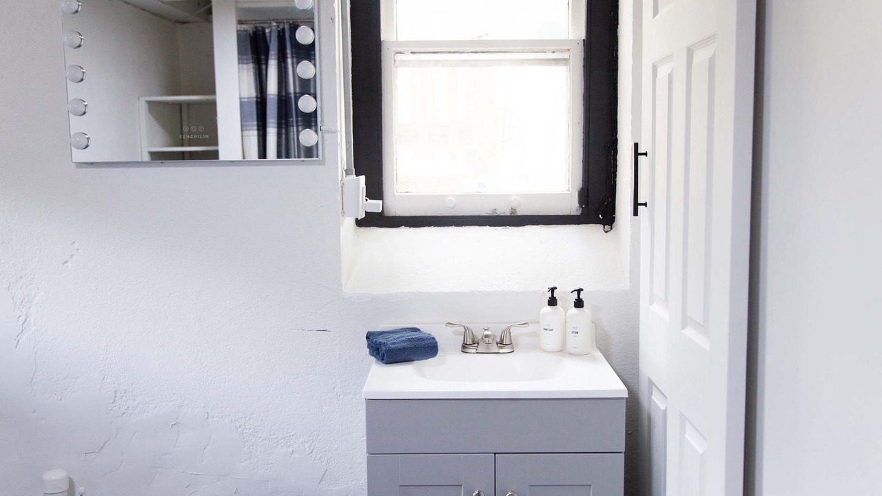 Photo of Bathroom in South Main Street