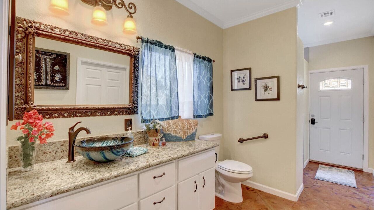 Photo of Bathroom in Sunrise Manor