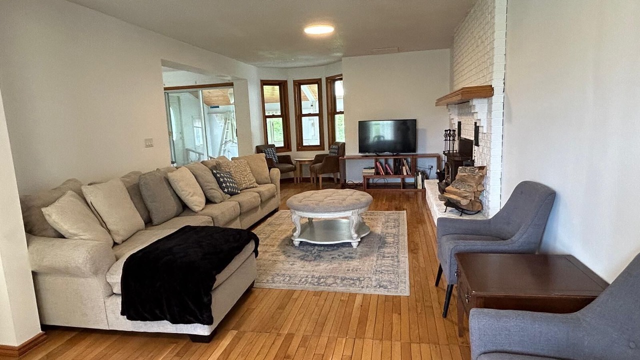 Photo of Livingroom in Kingston