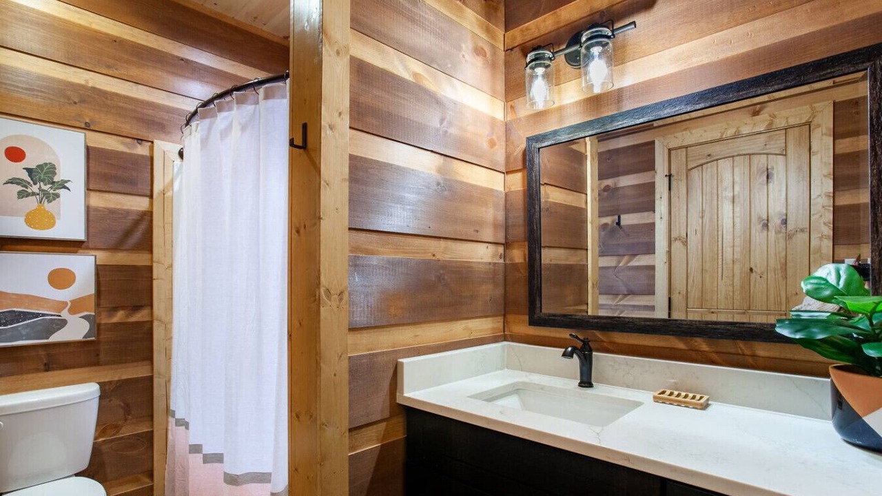Photo of Bathroom in Wears Valley