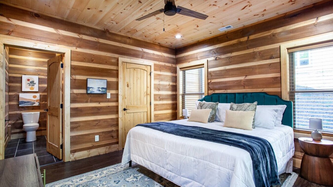 Photo of Bathroom in Wears Valley