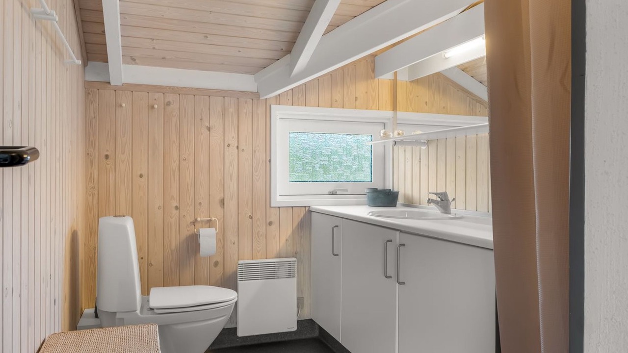 Photo of Bathroom in Strandby