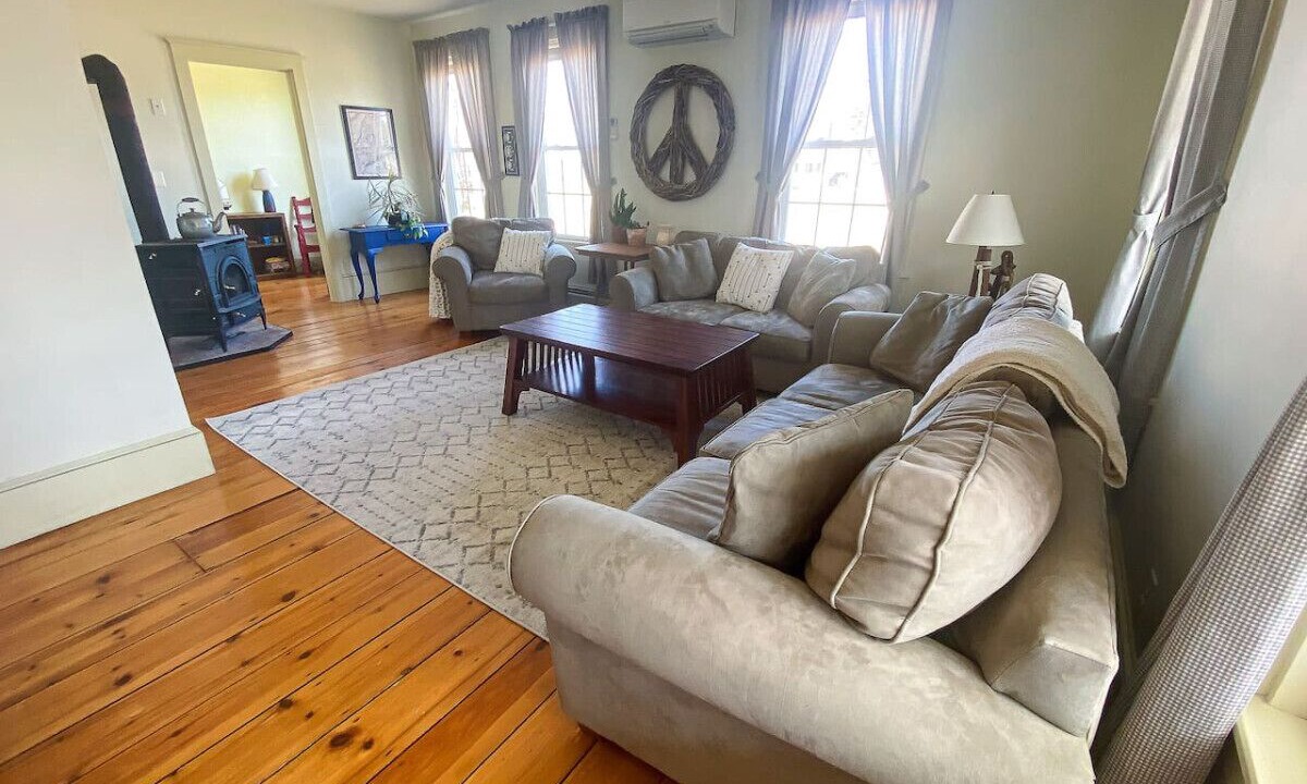 Photo of Livingroom in Pine Point