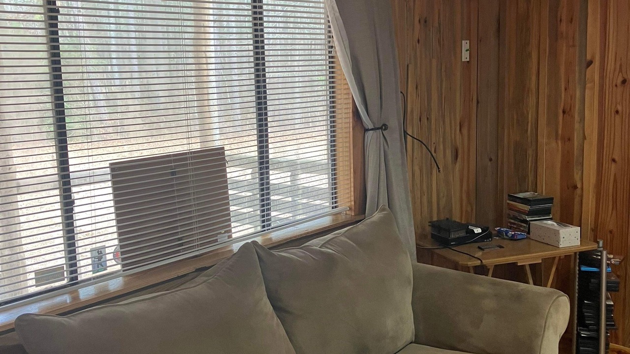 Photo of Livingroom in Amity