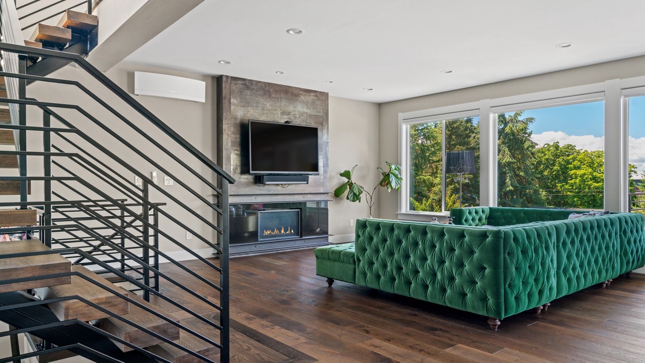 Photo of Livingroom in White Center