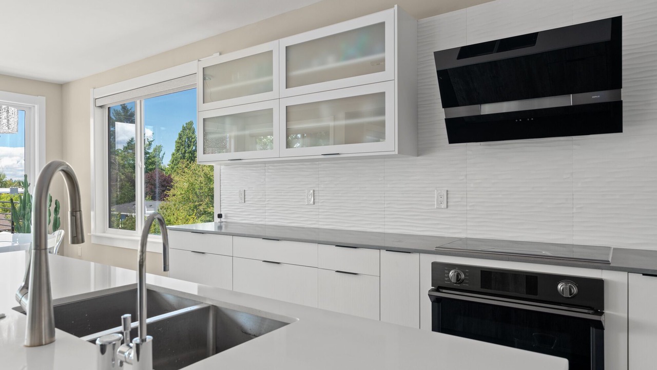 Photo of Kitchen in White Center