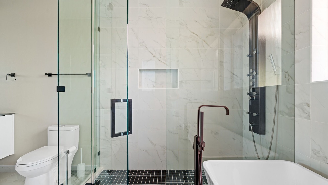 Photo of Bathroom in White Center