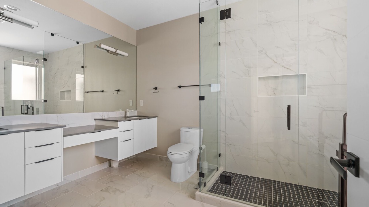 Photo of Bathroom in White Center