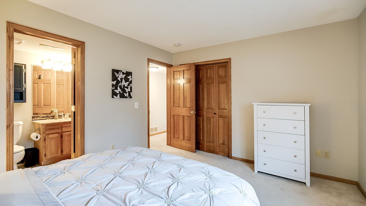 Photo of Bedroom in Maple Grove