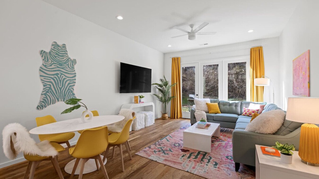 Photo of Livingroom in East Ridge