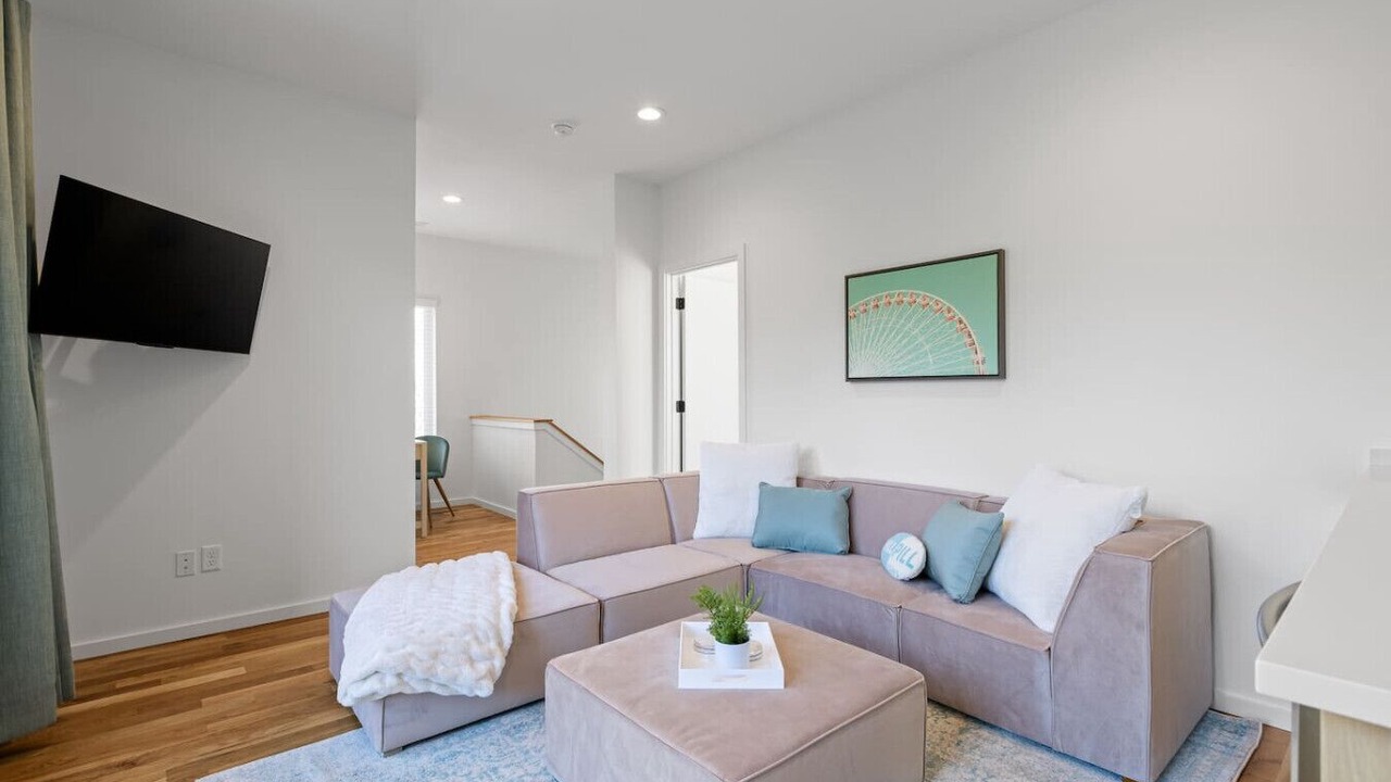Photo of Livingroom in East Ridge