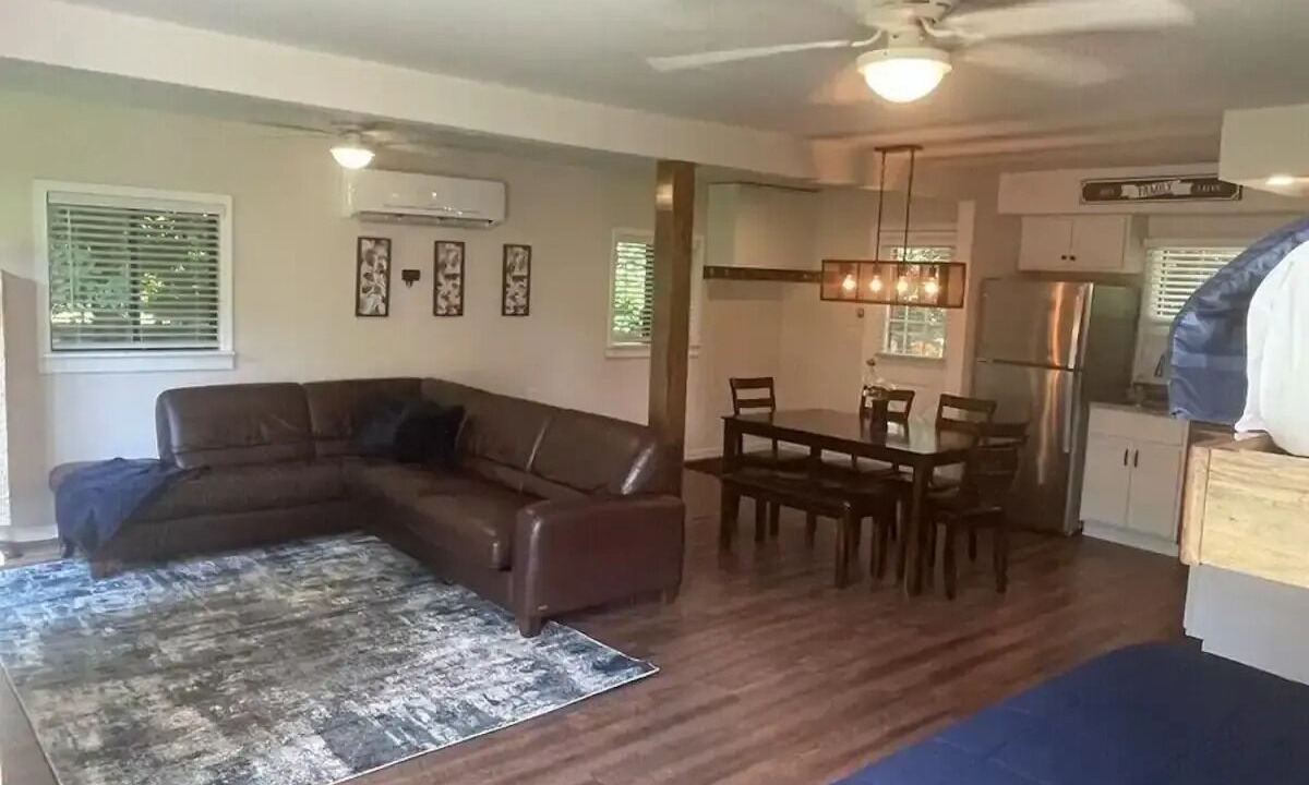 Photo of Livingroom in Findley Lake