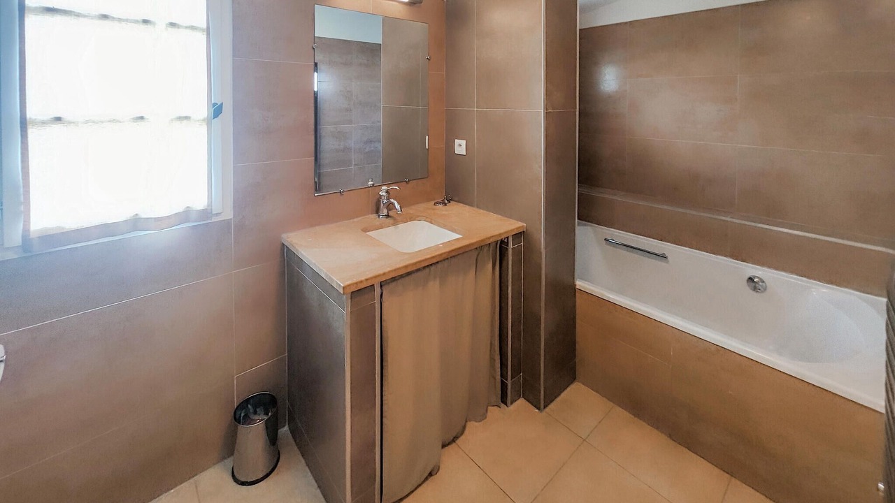 Photo of Bathroom in Saint-Laurent-de-la-Cabrerisse