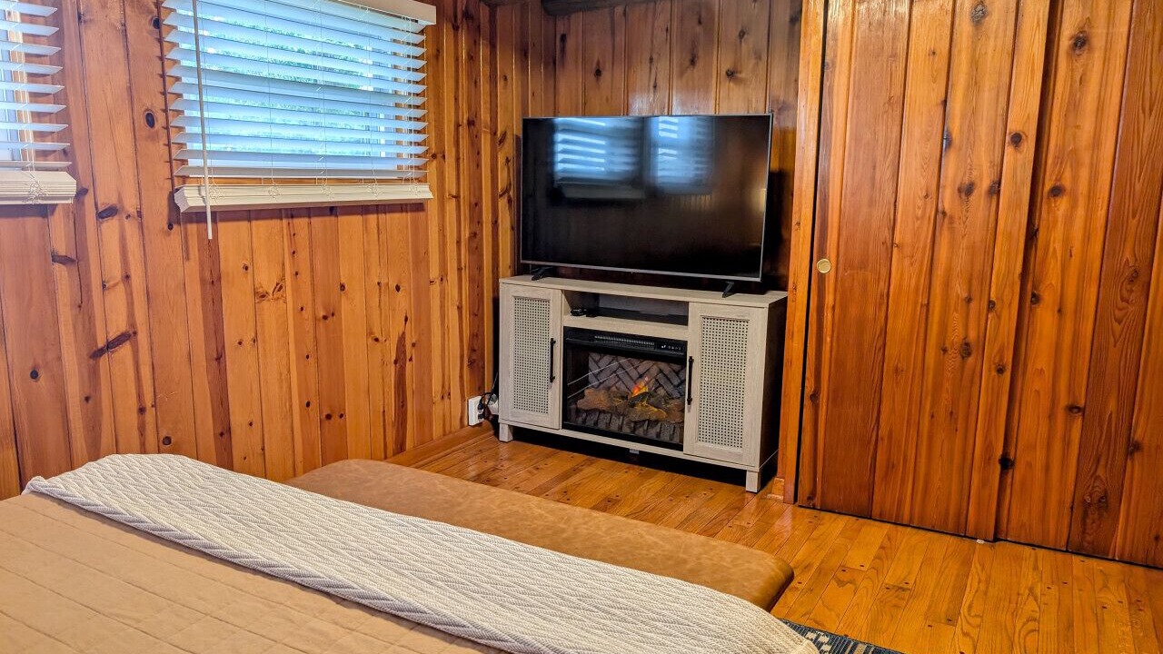 Photo of Bedroom in Cedar Falls