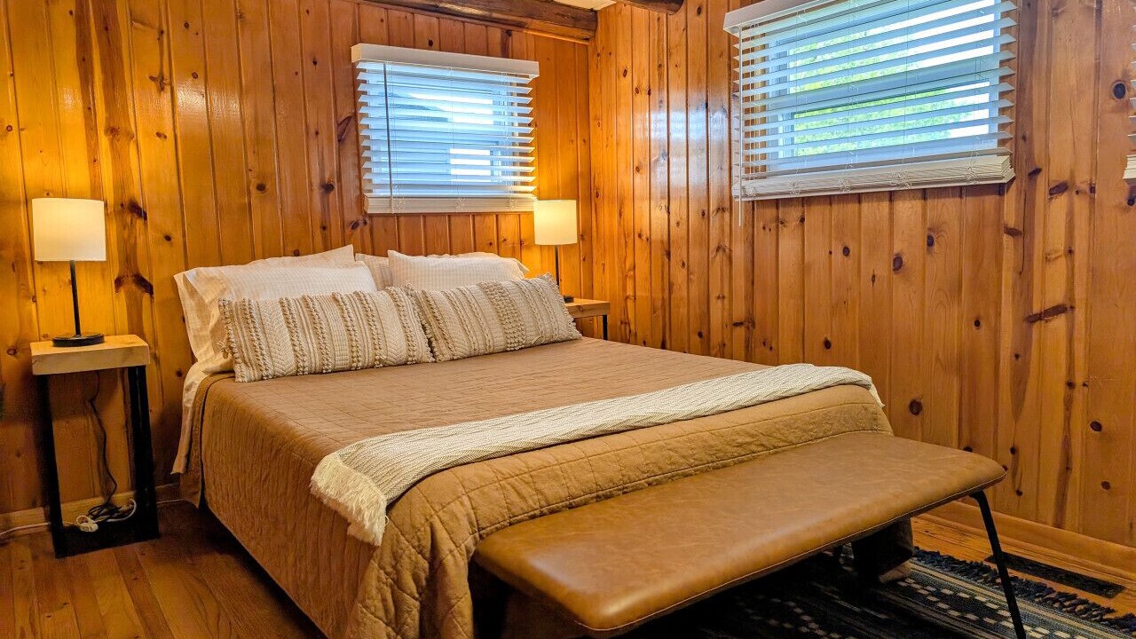 Photo of Bedroom in Cedar Falls