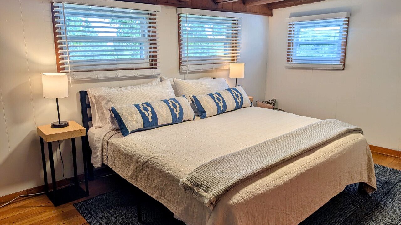 Photo of Bedroom in Cedar Falls