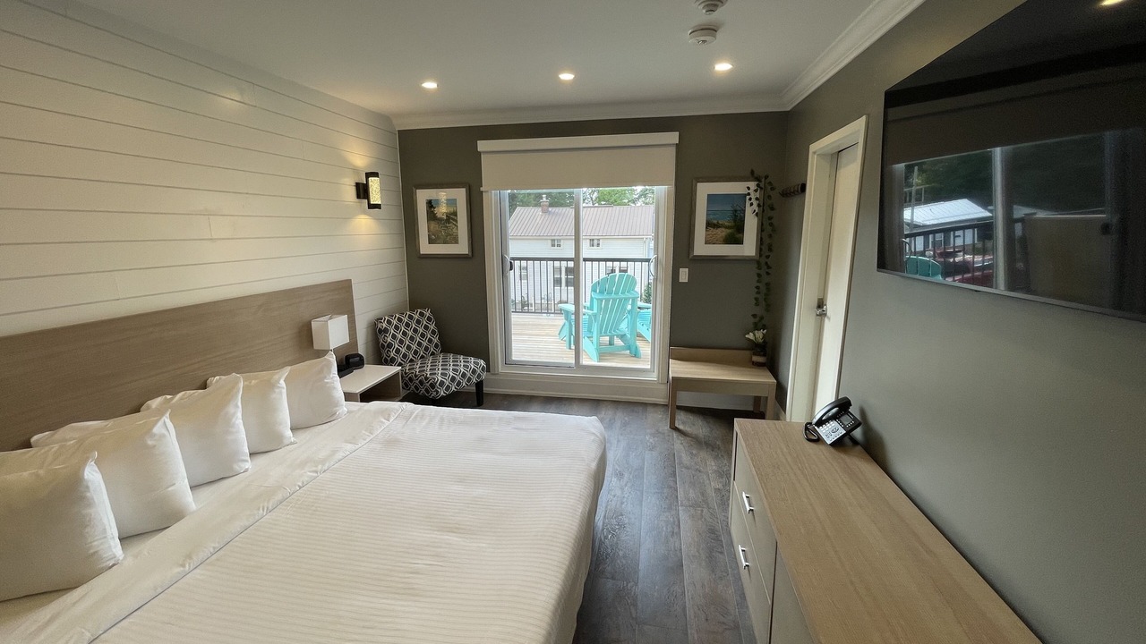 Photo of Bedroom in Grand Bend