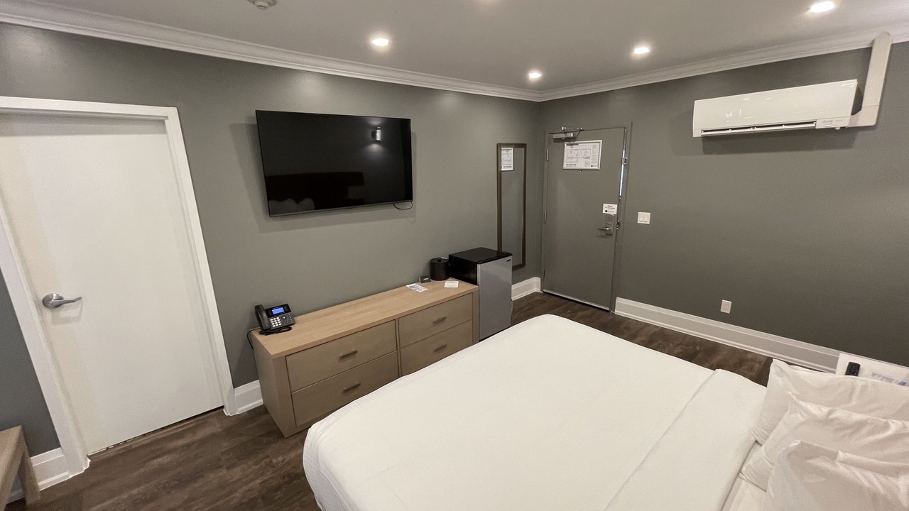 Photo of Bedroom in Grand Bend