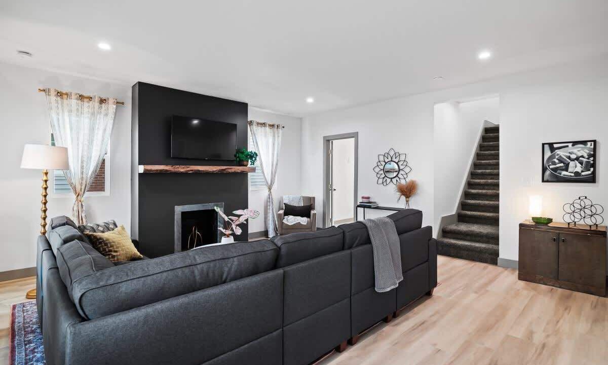 Photo of Livingroom in Firestone Park